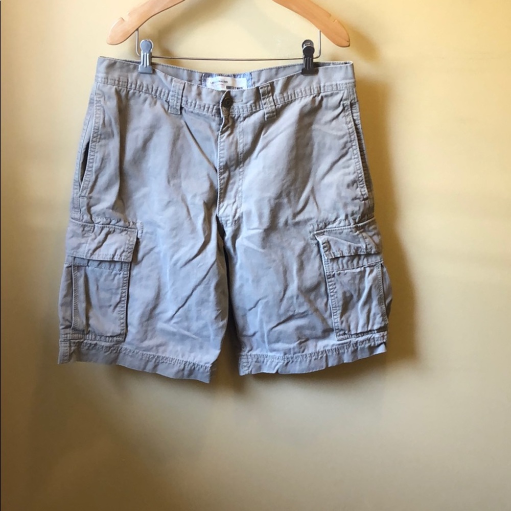 Men’s Levi’s signature shorts size W33